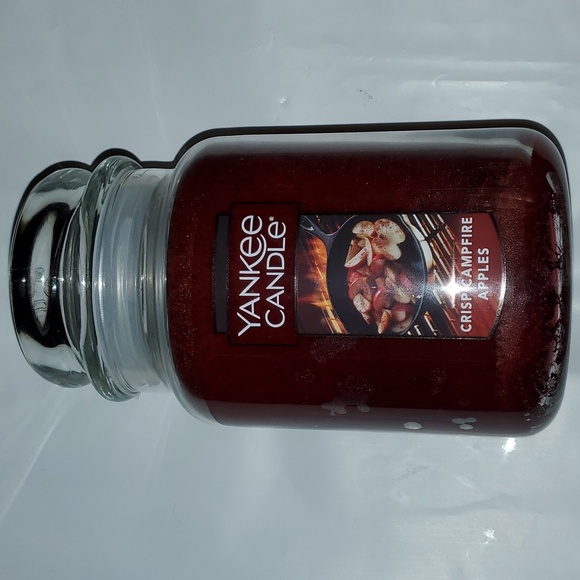 NEW Yankee Candle CRISP CAMPFIRE APPLES Large 22oz Jar Candle - Picture 1 of 5